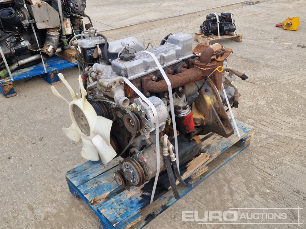 Nissan 4 Cylinder Engine, Pump - Engine: picture 1 Nissan 4 Cylinder Engine, Pump - Engine: picture 1