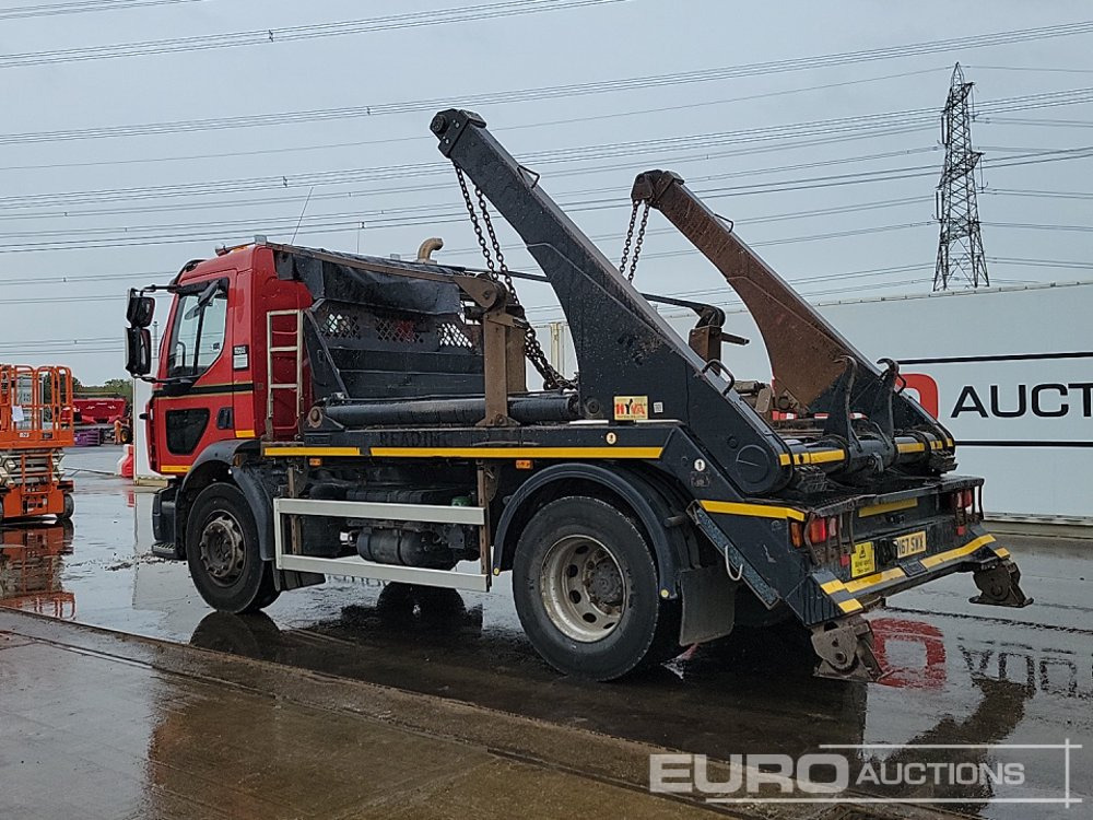 Renault D18 - Skip loader truck: picture 3 Renault D18 - Skip loader truck: picture 3