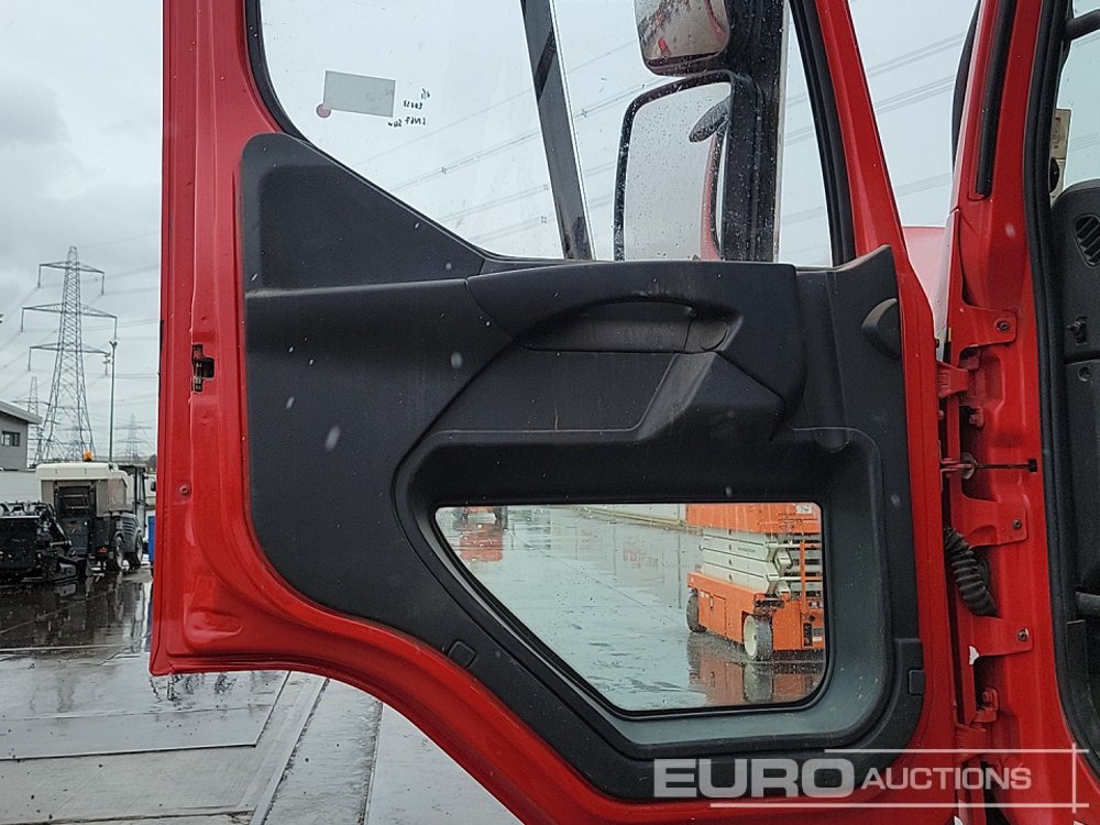 Skip loader truck Renault D18: picture 29
