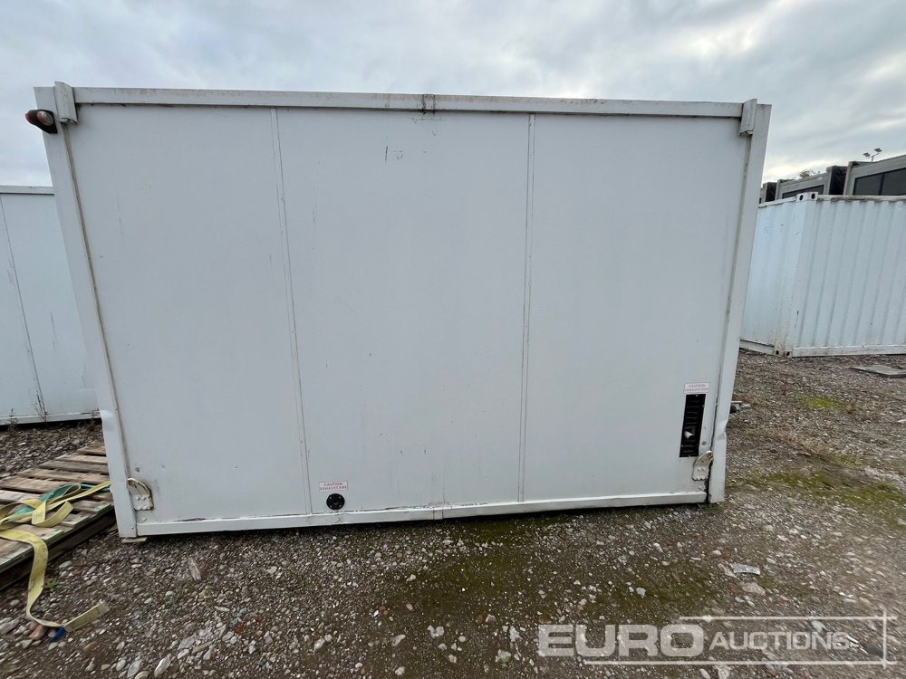 Single Axle Welfare Unit, Toilet, Drying Room, 3.3kVA Generator (Sold Off Site, Situated at Lyncastle Rd, Barleycastle Trading Estate, Warrington WA4 4RE, Contact James Turner 0044 7796 615 692 For Mo - Shipping container: picture 2 Single Axle Welfare Unit, Toilet, Drying Room, 3.3kVA Generator (Sold Off Site, Situated at Lyncastle Rd, Barleycastle Trading Estate, Warrington WA4 4RE, Contact James Turner 0044 7796 615 692 For Mo - Shipping container: picture 2