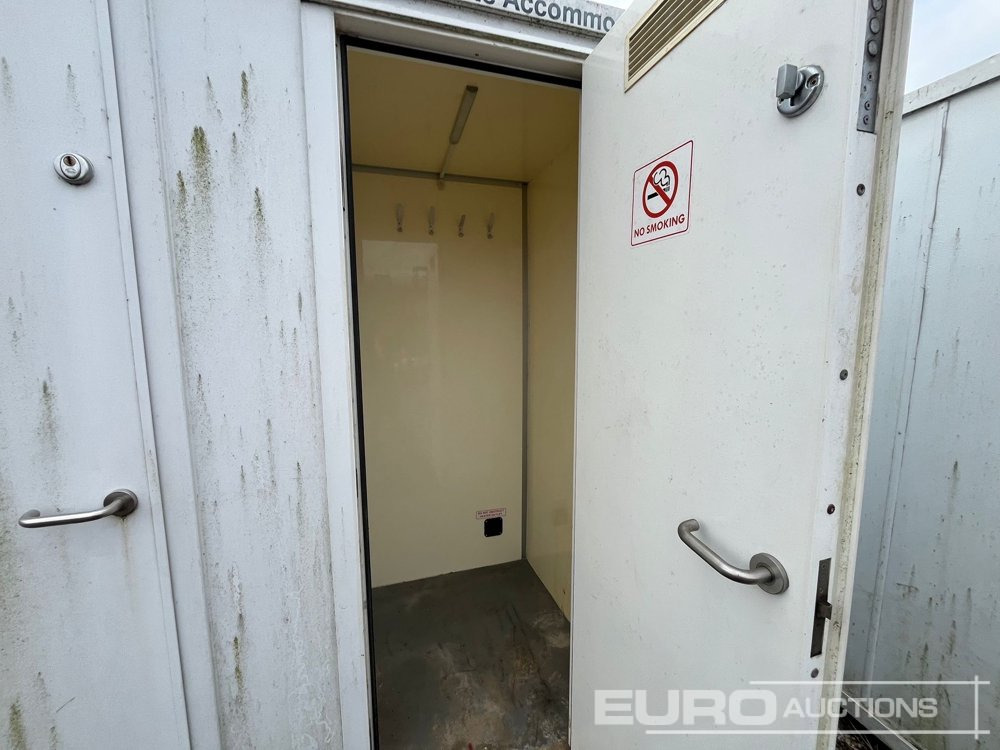 Single Axle Welfare Unit, Toilet, Drying Room, 3.3kVA Generator (Sold Off Site, Situated at Lyncastle Rd, Barleycastle Trading Estate, Warrington WA4 4RE, Contact James Turner 0044 7796 615 692 For Mo - Shipping container: picture 5 Single Axle Welfare Unit, Toilet, Drying Room, 3.3kVA Generator (Sold Off Site, Situated at Lyncastle Rd, Barleycastle Trading Estate, Warrington WA4 4RE, Contact James Turner 0044 7796 615 692 For Mo - Shipping container: picture 5