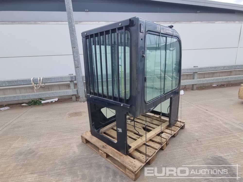 2021 Cab to suit Yanmar Excavator (Damaged) - Spare parts: picture 5 2021 Cab to suit Yanmar Excavator (Damaged) - Spare parts: picture 5