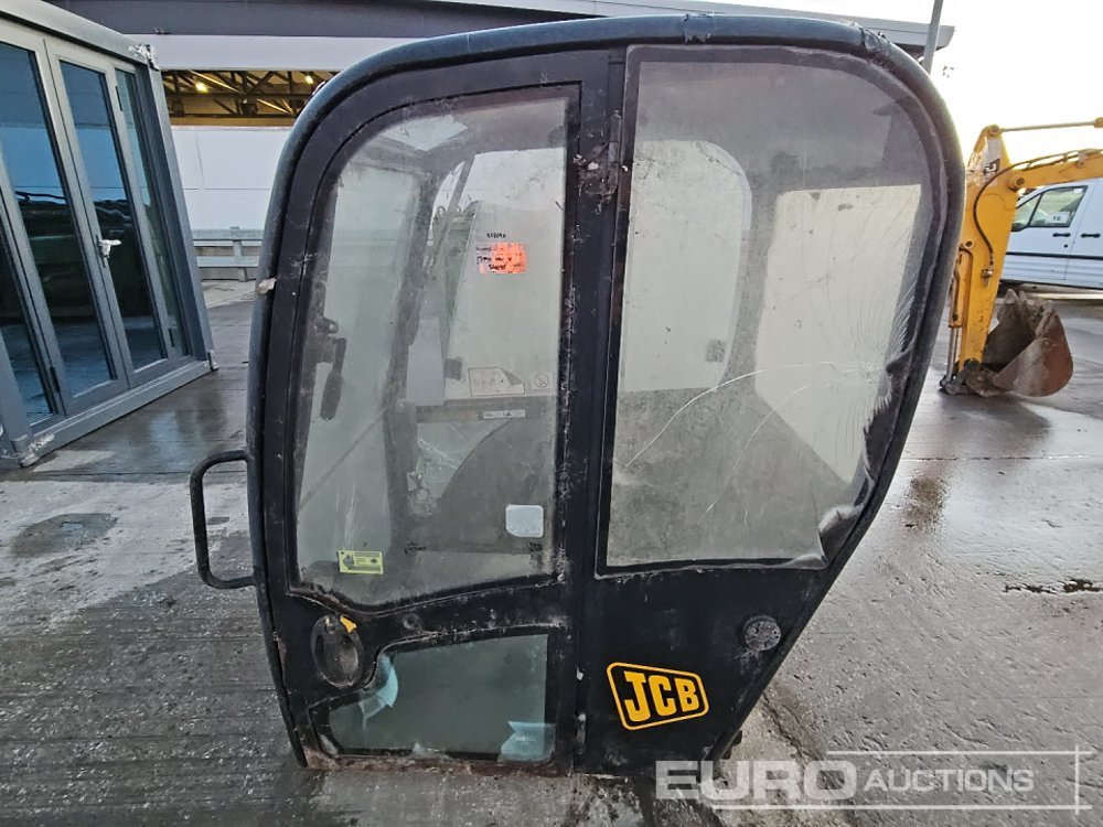 JCB Cab to suit Excavator - Spare parts: picture 2 JCB Cab to suit Excavator - Spare parts: picture 2