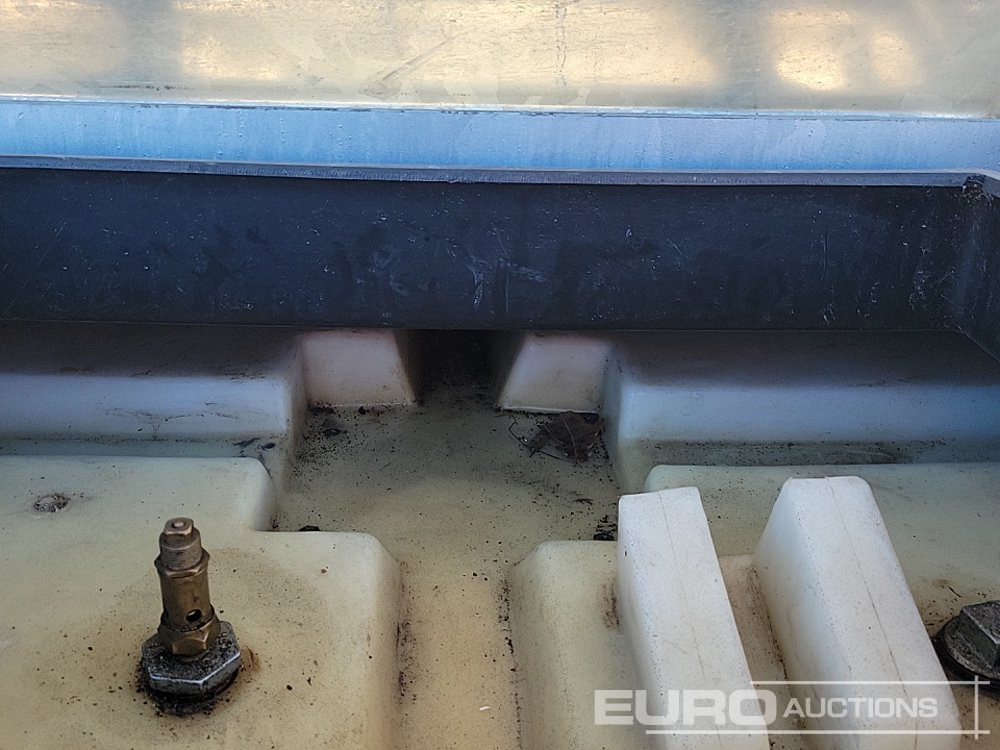 Storage tank Trailer Engineering 950 Litre Static Bunded Fuel Bowser: picture 13