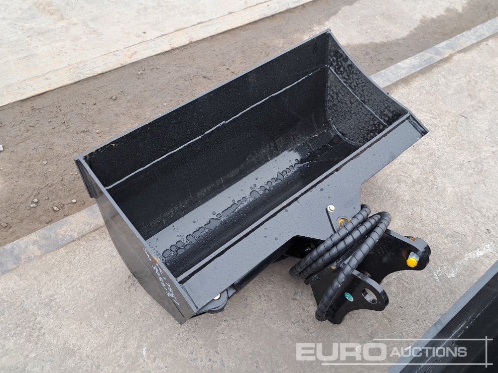 Unused 32" Hydraulic Tilting Bucket to suit Mini Excavator - Bucket: picture 2 Unused 32" Hydraulic Tilting Bucket to suit Mini Excavator - Bucket: picture 2