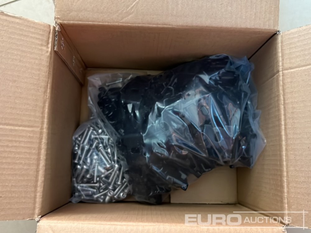 Construction equipment Unused Galvanised & Powder Coated Heavy Duty (5mm) Wire Mesh Fencing, 25 x H2.4m x W2.2m Panels, 26 x 60mm x 60mm x3m Posts, with Fittings (Black): picture 24 Construction equipment Unused Galvanised & Powder Coated Heavy Duty (5mm) Wire Mesh Fencing, 25 x H2.4m x W2.2m Panels, 26 x 60mm x 60mm x3m Posts, with Fittings (Black): picture 24