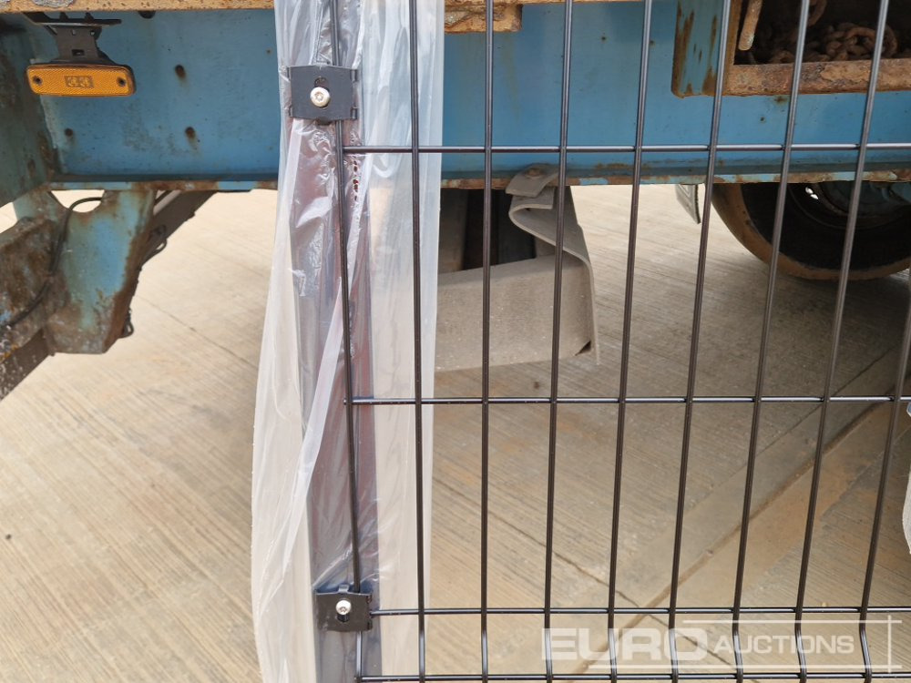 Construction equipment Unused Galvanised & Powder Coated Heavy Duty (5mm) Wire Mesh Fencing, 25 x H2.4m x W2.2m Panels, 26 x 60mm x 60mm x3m Posts, with Fittings (Black): picture 22 Construction equipment Unused Galvanised & Powder Coated Heavy Duty (5mm) Wire Mesh Fencing, 25 x H2.4m x W2.2m Panels, 26 x 60mm x 60mm x3m Posts, with Fittings (Black): picture 22