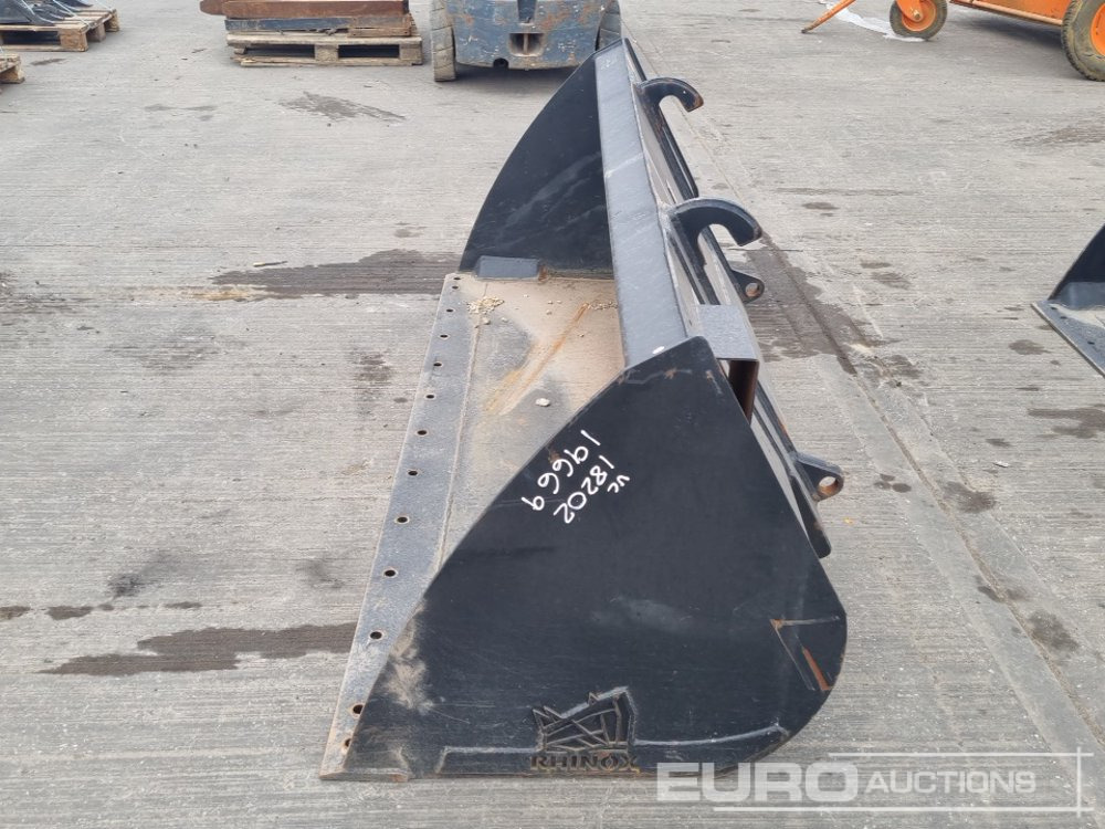 Unused Rhinox 90" Loading Bucket to suit Telehandler - Bucket: picture 4 Unused Rhinox 90" Loading Bucket to suit Telehandler - Bucket: picture 4