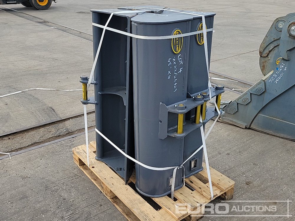 Unused Strickland 48", 48", 48", 48" Ditching Bucket 35mm Pin to suit Mini Excavator - Bucket: picture 3 Unused Strickland 48", 48", 48", 48" Ditching Bucket 35mm Pin to suit Mini Excavator - Bucket: picture 3