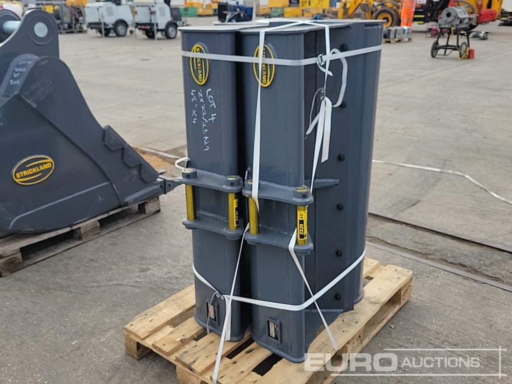 Unused Strickland 48", 48", 48", 48" Ditching Bucket 35mm Pin to suit Mini Excavator - Bucket: picture 5 Unused Strickland 48", 48", 48", 48" Ditching Bucket 35mm Pin to suit Mini Excavator - Bucket: picture 5