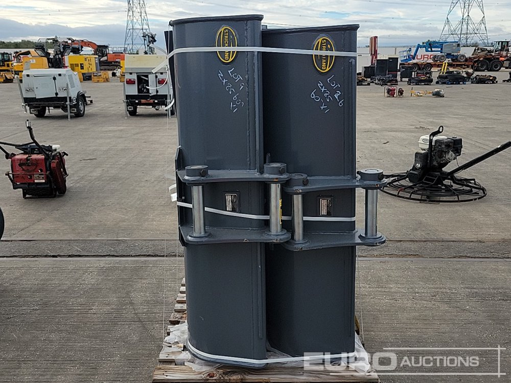 Unused Strickland 60", 60", 60", 60" Ditching Bucket 50mm Pin to suit 6-8 Ton Excavator - Bucket: picture 2 Unused Strickland 60", 60", 60", 60" Ditching Bucket 50mm Pin to suit 6-8 Ton Excavator - Bucket: picture 2