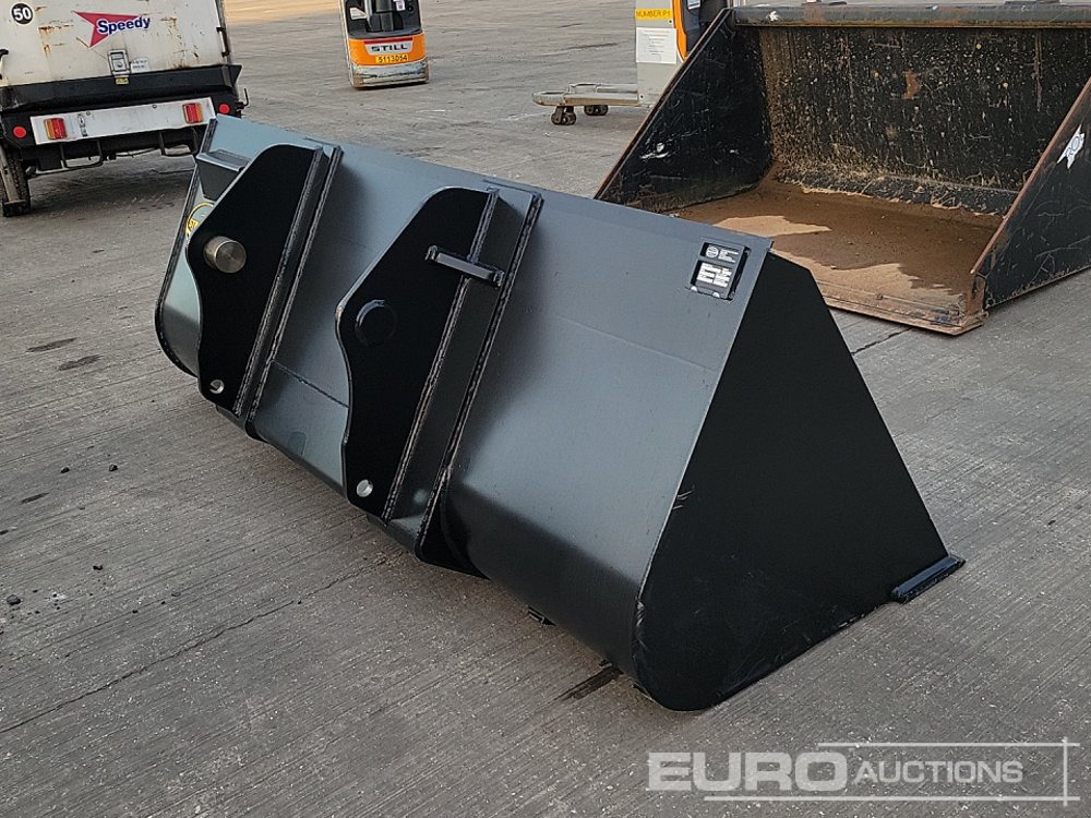 Unused Strickland 90" Loading Bucket to suit Manitou Telehandler - Bucket: picture 5 Unused Strickland 90" Loading Bucket to suit Manitou Telehandler - Bucket: picture 5