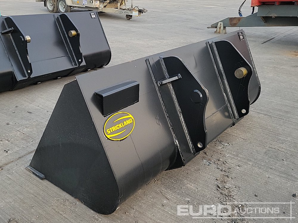 Unused Strickland 90" Loading Bucket to suit Manitou Telehandler - Bucket: picture 3 Unused Strickland 90" Loading Bucket to suit Manitou Telehandler - Bucket: picture 3