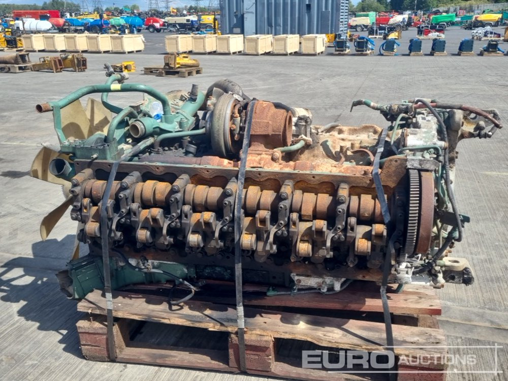 Volvo 6 Cylinder Engine (Pars Missing) - Engine: picture 2 Volvo 6 Cylinder Engine (Pars Missing) - Engine: picture 2