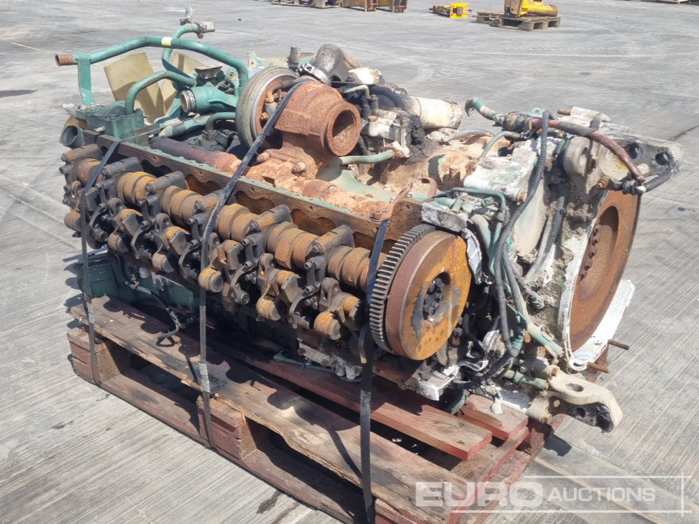 Volvo 6 Cylinder Engine (Pars Missing) - Engine: picture 3 Volvo 6 Cylinder Engine (Pars Missing) - Engine: picture 3