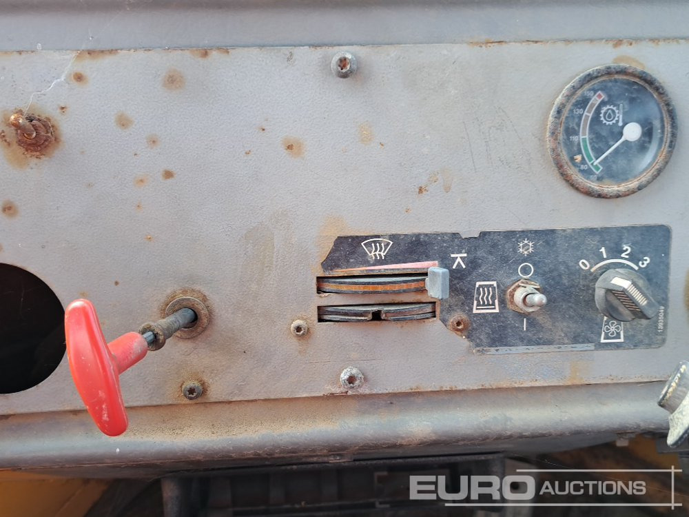 Articulated dumper Volvo A25C: picture 42