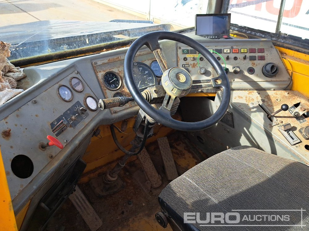 Articulated dumper Volvo A25C: picture 41