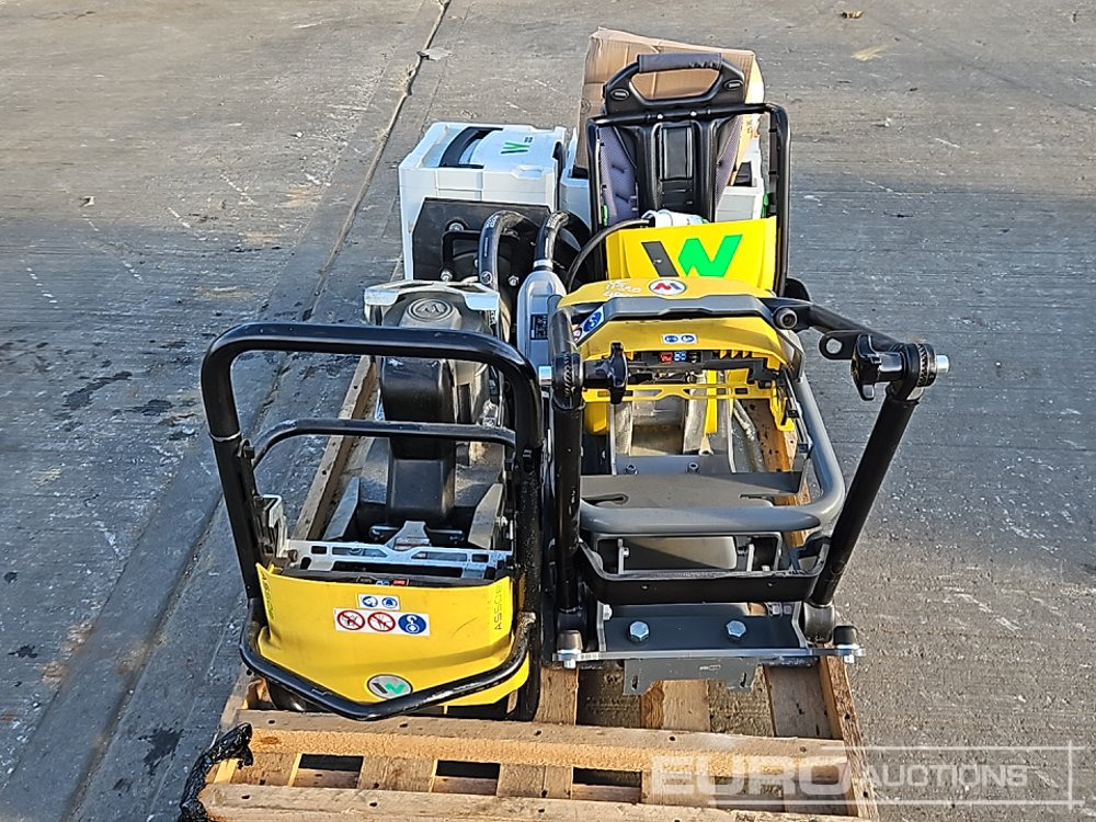 Wacker Neuson Pallet of Battery Equipment AS50e Trench Compactor, AP1840e Compaction Plate, ACBe Backpack Vibrating Concrete Poker, Charger, BoB5 & BoB14 Battery - Asphalt machine: picture 2 Wacker Neuson Pallet of Battery Equipment AS50e Trench Compactor, AP1840e Compaction Plate, ACBe Backpack Vibrating Concrete Poker, Charger, BoB5 & BoB14 Battery - Asphalt machine: picture 2