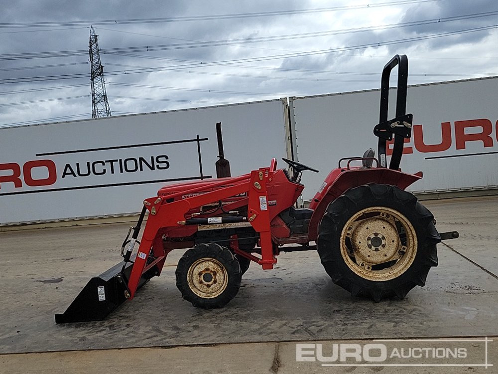 Yanmar YM2402D - Compact tractor: picture 2 Yanmar YM2402D - Compact tractor: picture 2