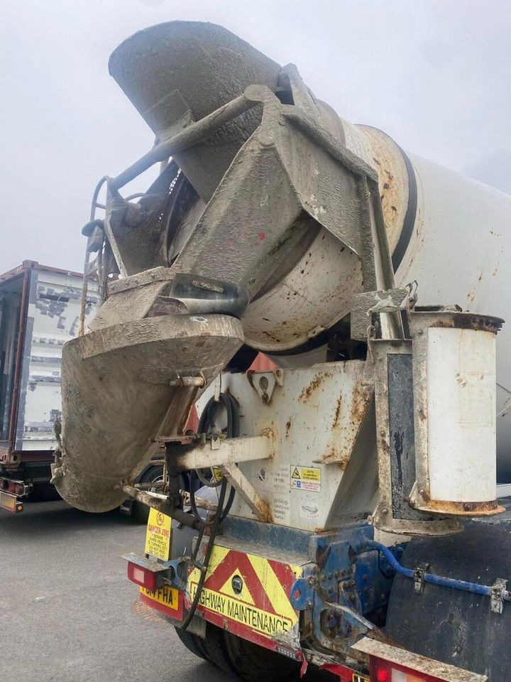 Renault Premium - Concrete mixer truck: picture 5 Renault Premium - Concrete mixer truck: picture 5