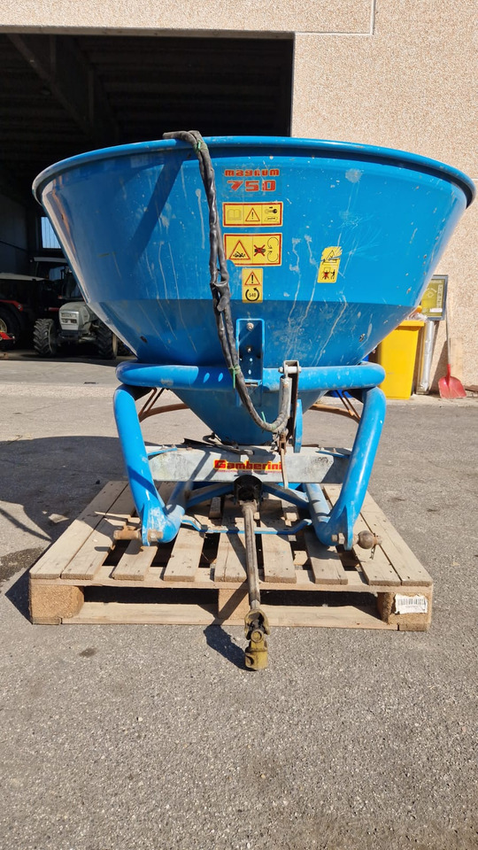 Spandiconcime usato Gamberini Magnum 750 - Fertilizer spreader: picture 5 Spandiconcime usato Gamberini Magnum 750 - Fertilizer spreader: picture 5