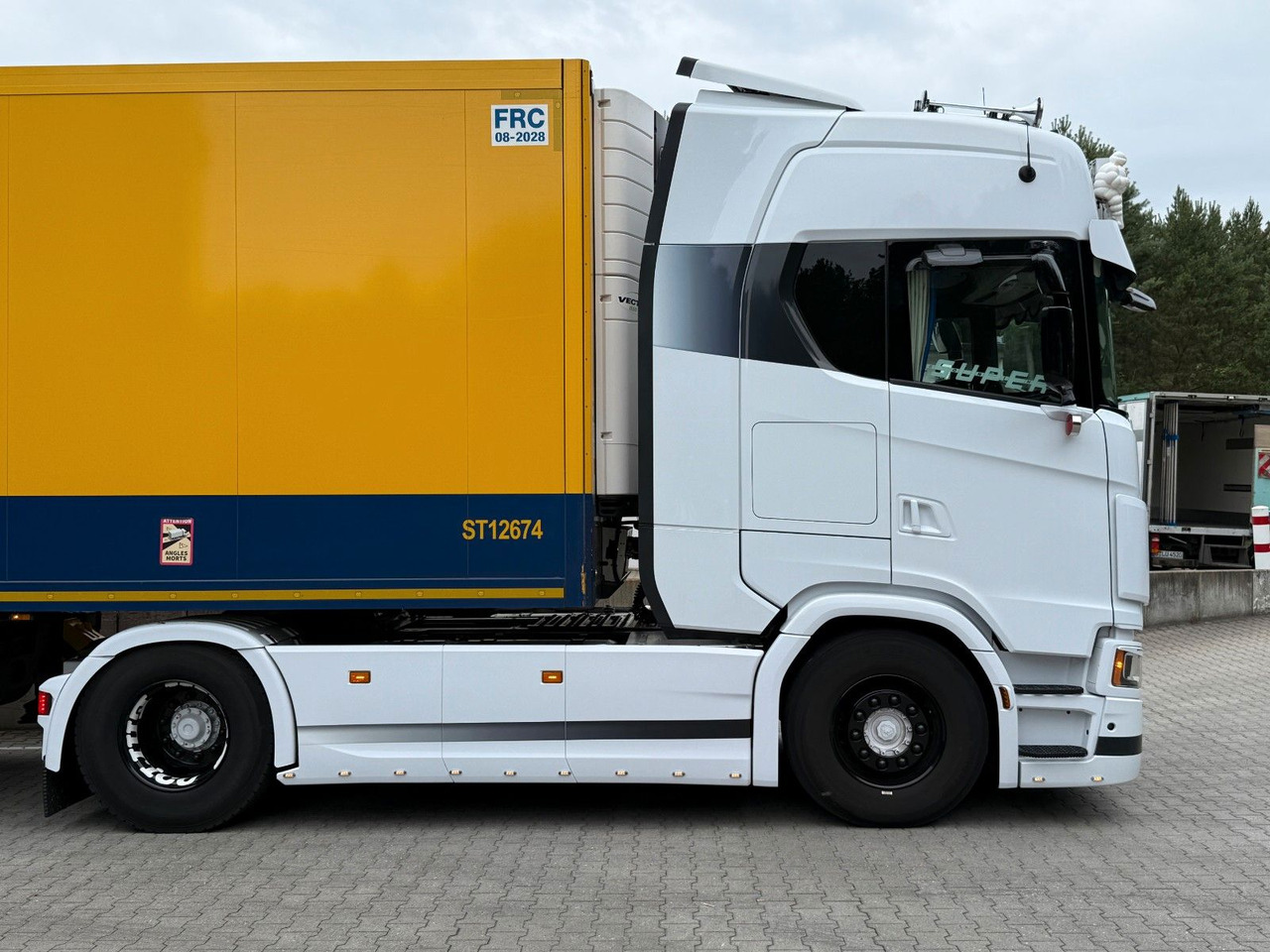 Scania S460/Standklima/Retarder/2 Tanks - Tractor unit: picture 4 Scania S460/Standklima/Retarder/2 Tanks - Tractor unit: picture 4