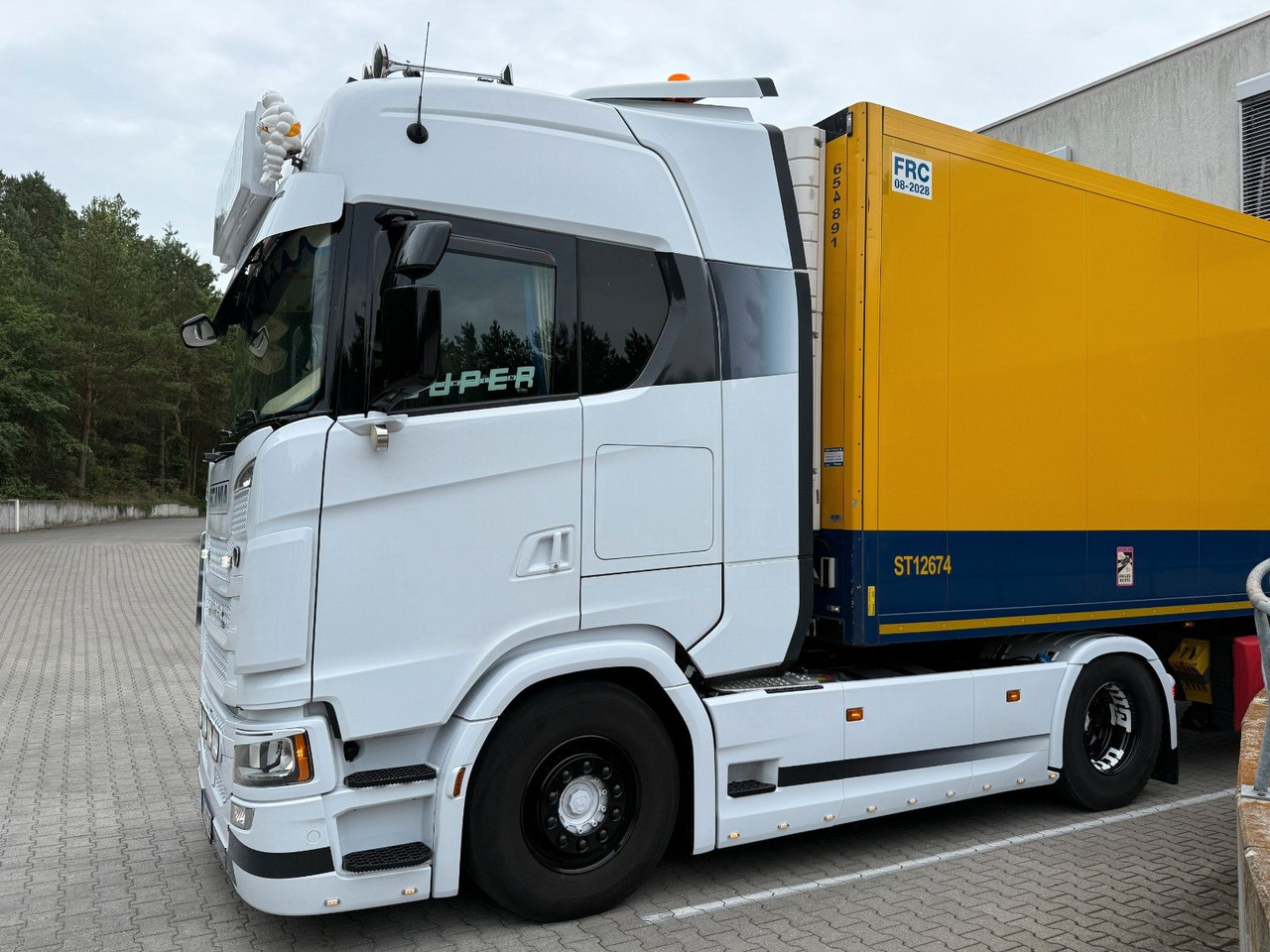 Scania S460/Standklima/Retarder/2 Tanks - Tractor unit: picture 3 Scania S460/Standklima/Retarder/2 Tanks - Tractor unit: picture 3