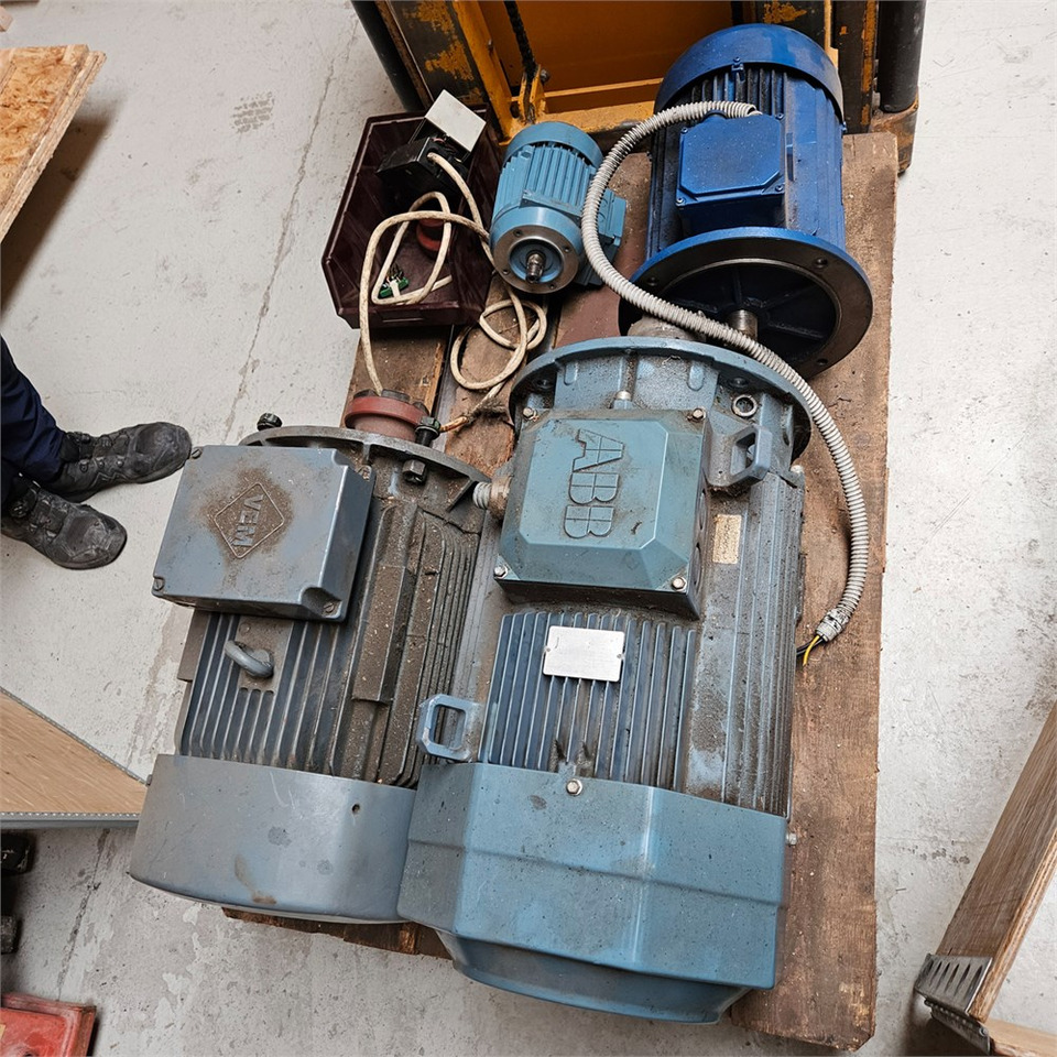 ABB MT80A19F100-2 / M3AA180MLB4 - Machine tool: picture 3 ABB MT80A19F100-2 / M3AA180MLB4 - Machine tool: picture 3