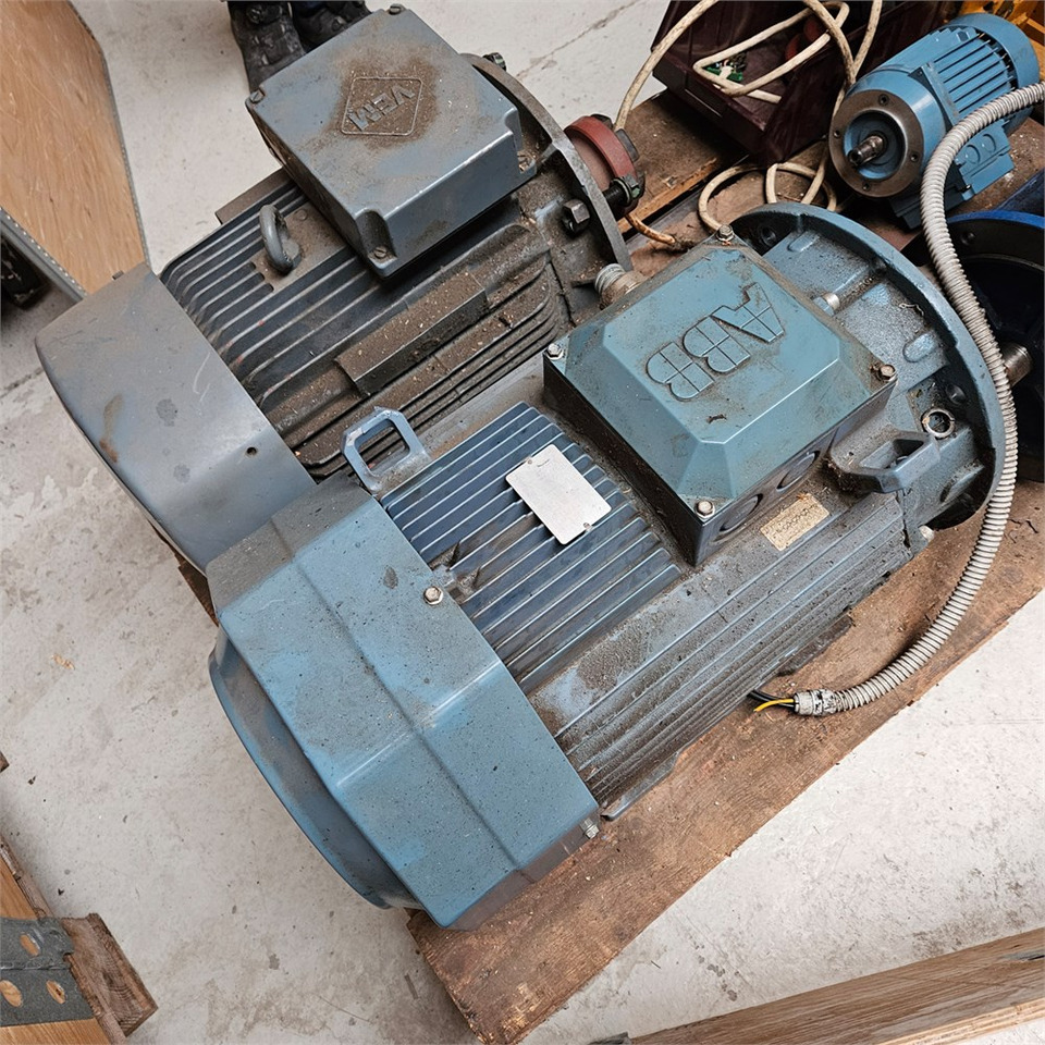 ABB MT80A19F100-2 / M3AA180MLB4 - Machine tool: picture 2 ABB MT80A19F100-2 / M3AA180MLB4 - Machine tool: picture 2