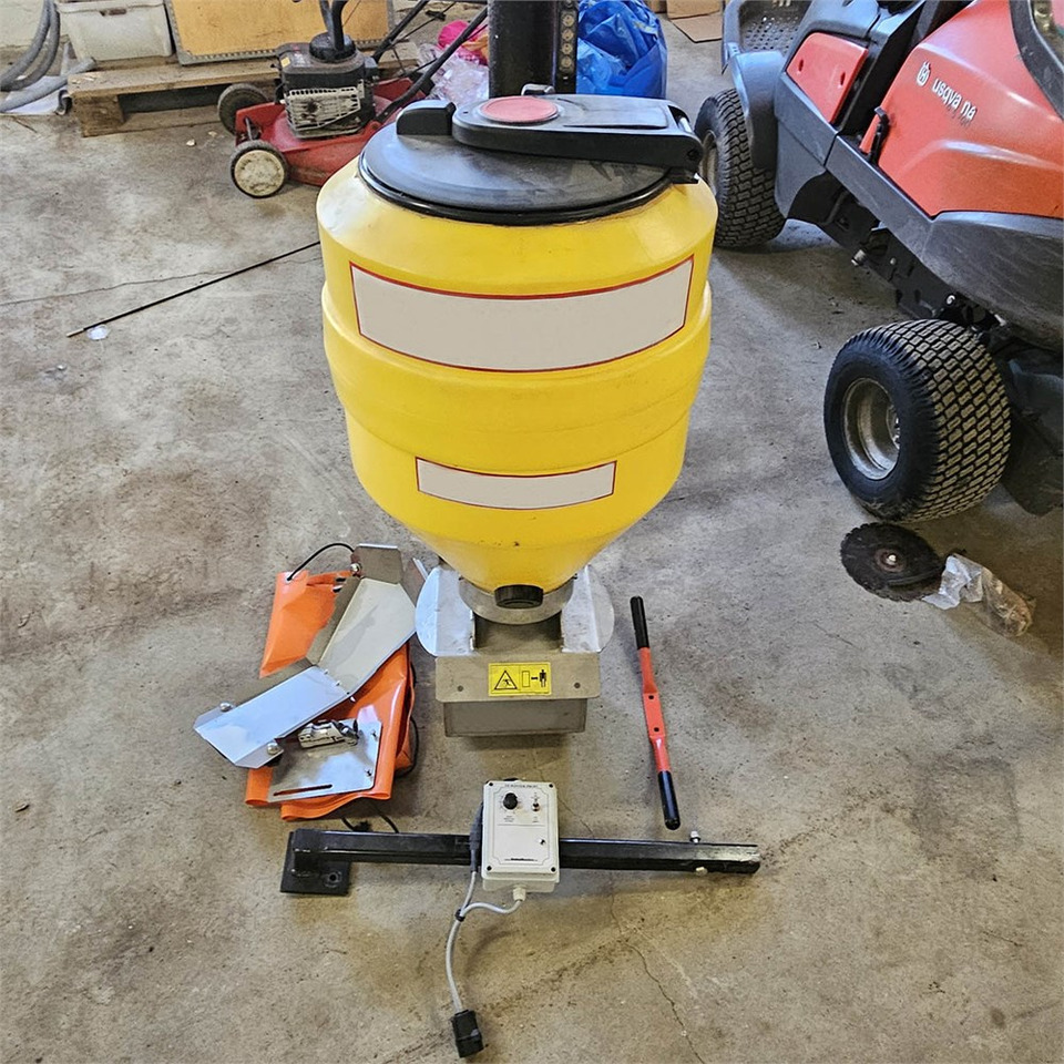 ABC TECHNIK-PLUS Winter-Profi - Sand/ Salt spreader: picture 1 ABC TECHNIK-PLUS Winter-Profi - Sand/ Salt spreader: picture 1