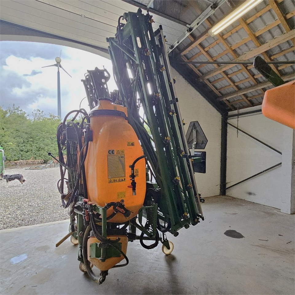 Amazone UF1200 - Sprayer: picture 4 Amazone UF1200 - Sprayer: picture 4