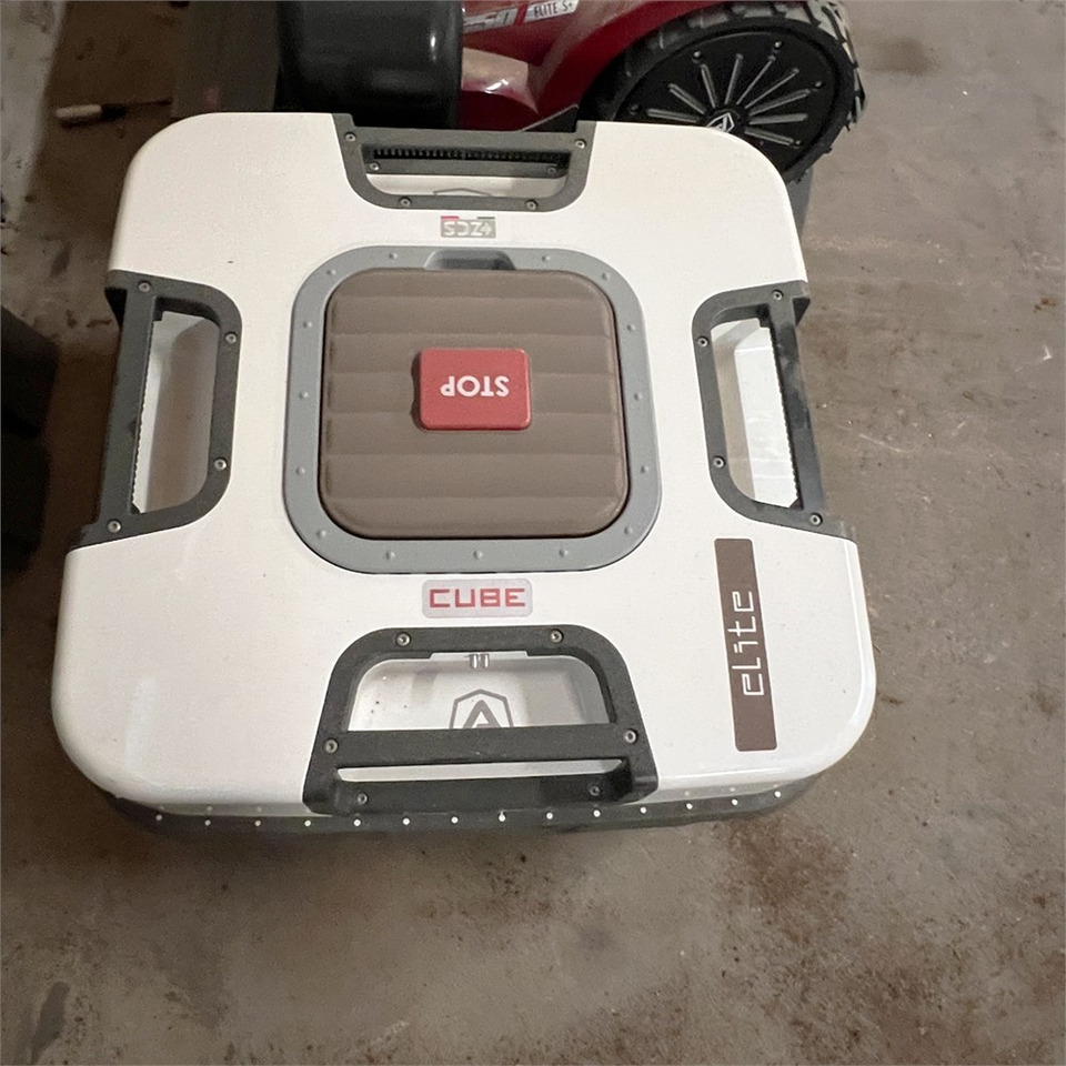 Ambrogio Cube Elite 4 WD - Garden mower: picture 5 Ambrogio Cube Elite 4 WD - Garden mower: picture 5