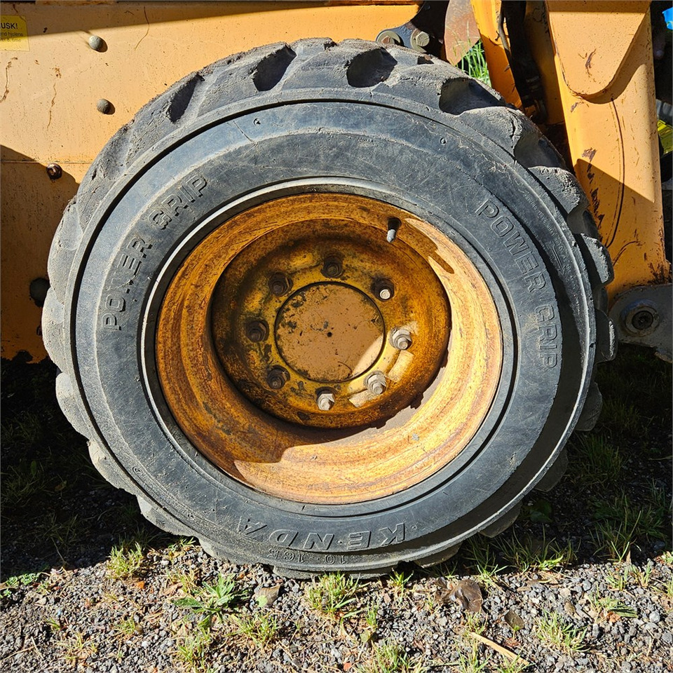 Skid steer loader Bobcat Mustang 2044: picture 30