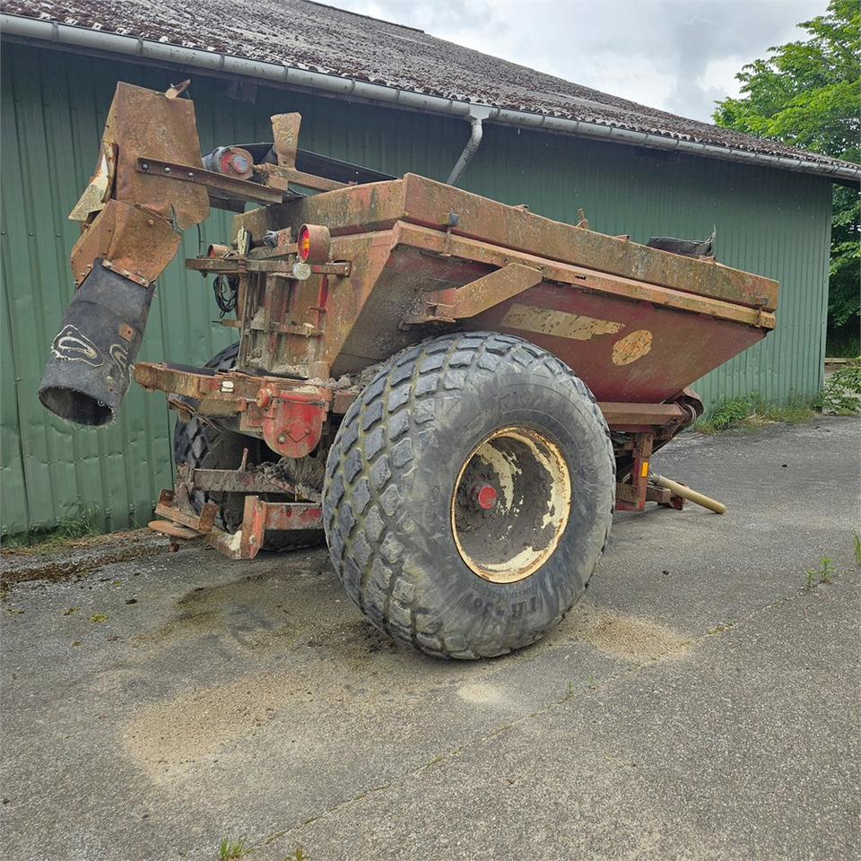 Bredal B50 - Sand/ Salt spreader: picture 3 Bredal B50 - Sand/ Salt spreader: picture 3