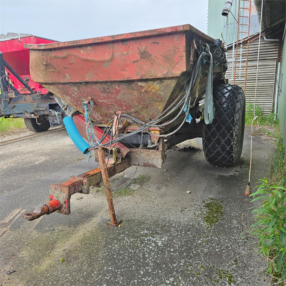 Bredal B50 - Sand/ Salt spreader: picture 4 Bredal B50 - Sand/ Salt spreader: picture 4