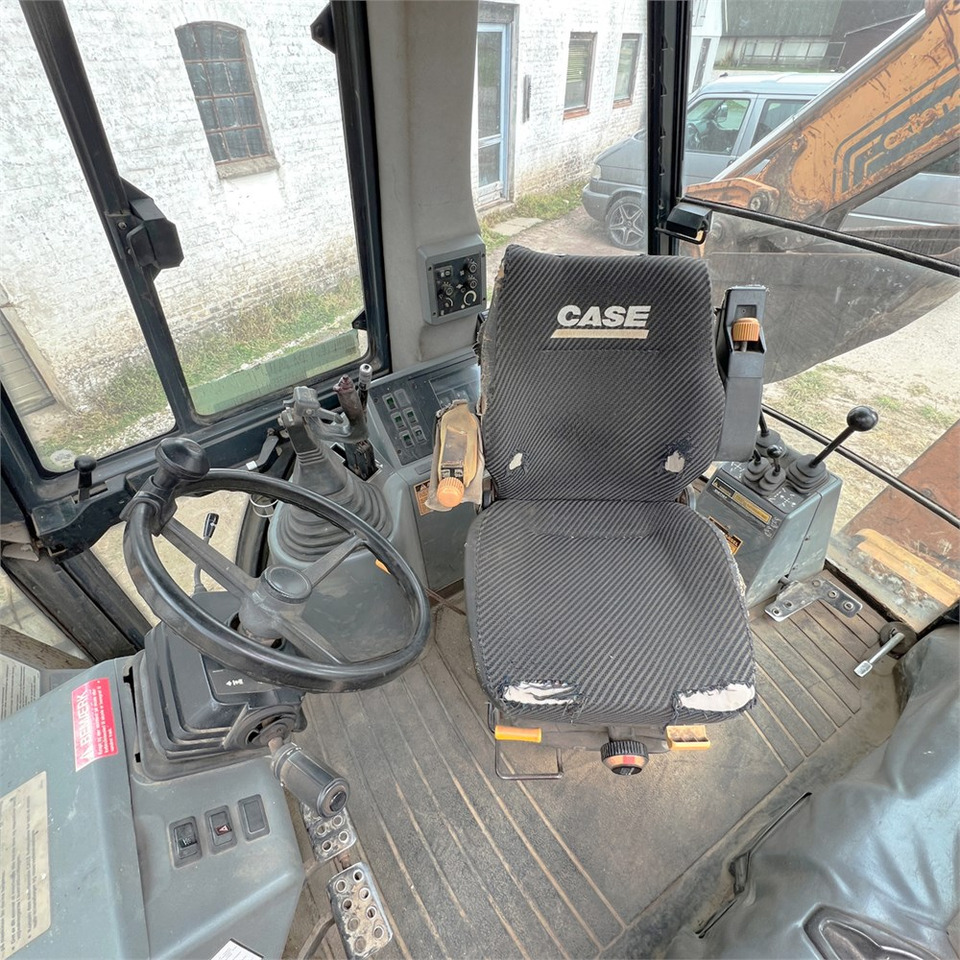 Backhoe loader Case 580 Super LE Turbo: picture 17 Backhoe loader Case 580 Super LE Turbo: picture 17