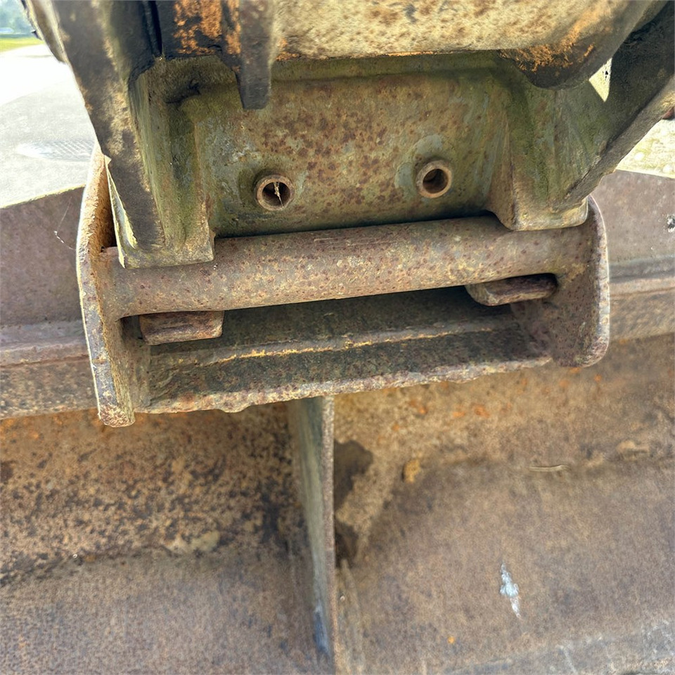 Backhoe loader Case 695SM-4PS: picture 48 Backhoe loader Case 695SM-4PS: picture 48