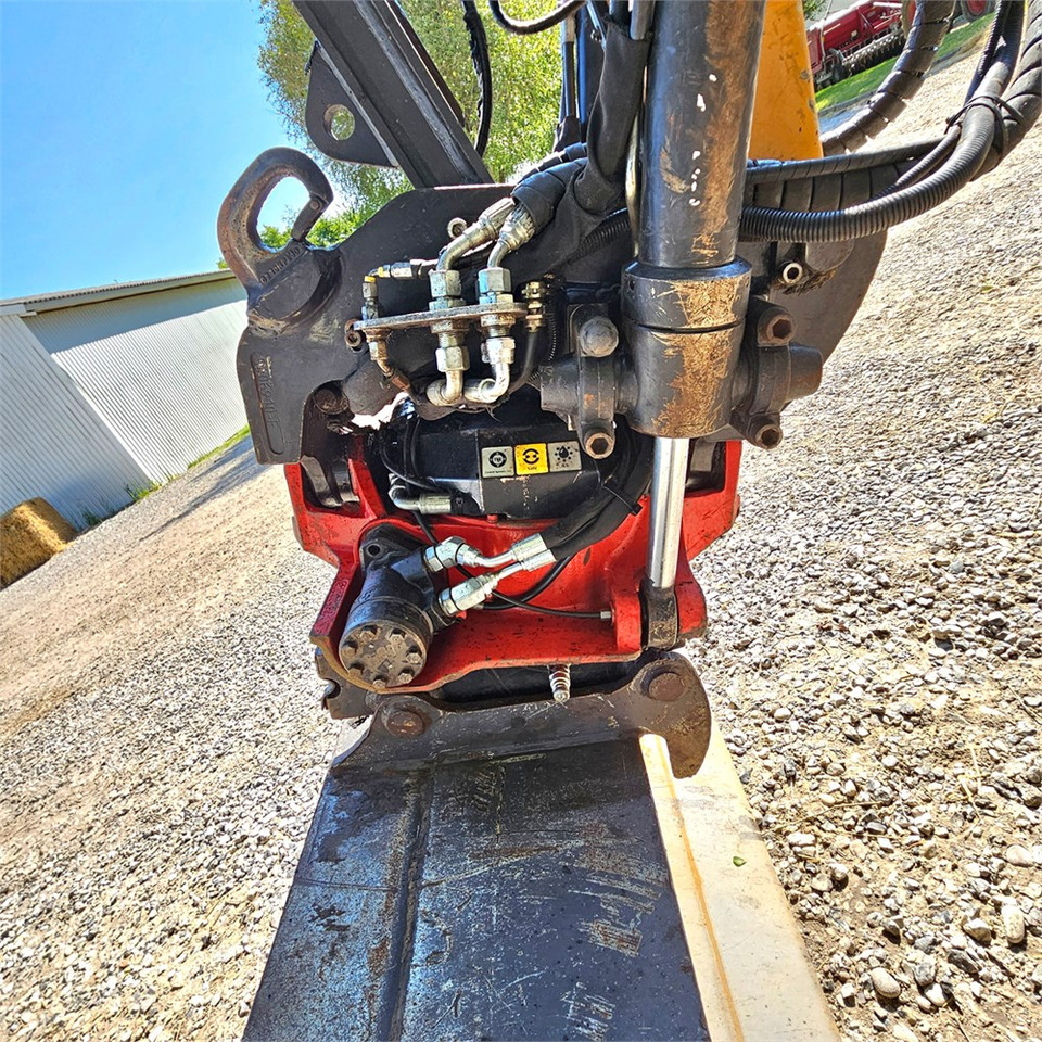 Mini excavator Case CX75C SR: picture 27