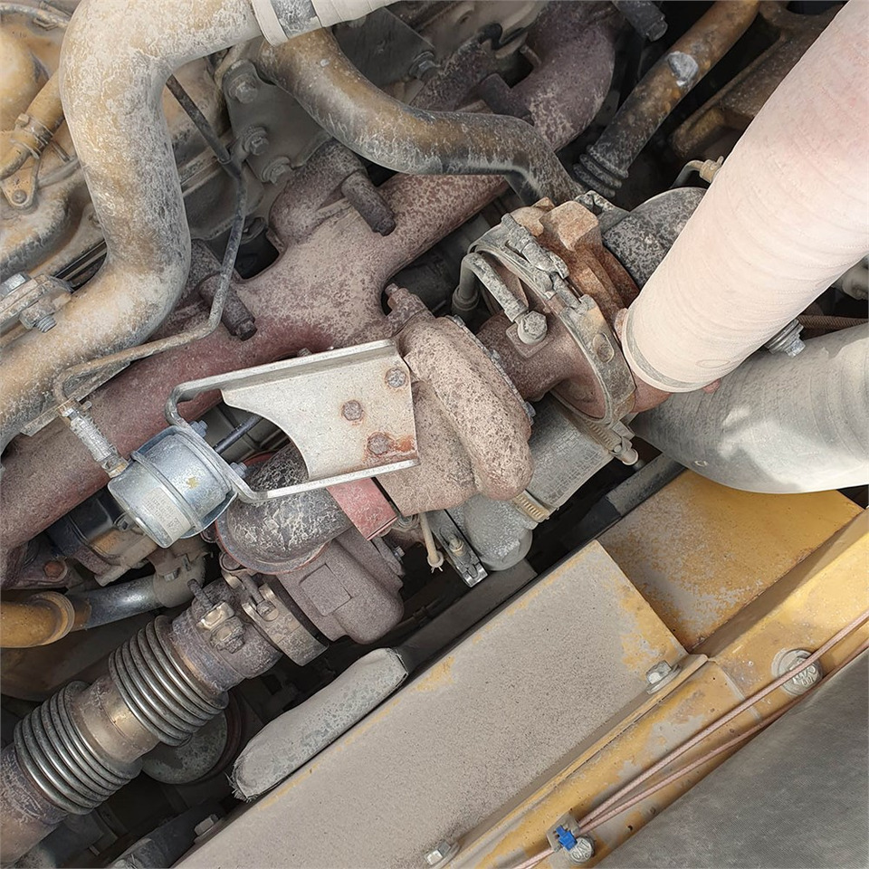 Crawler excavator Caterpillar 324 EL: picture 32