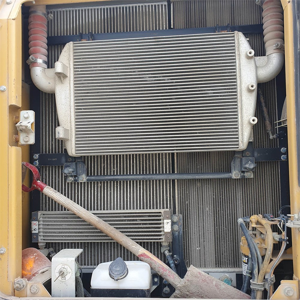 Crawler excavator Caterpillar 324 EL: picture 35
