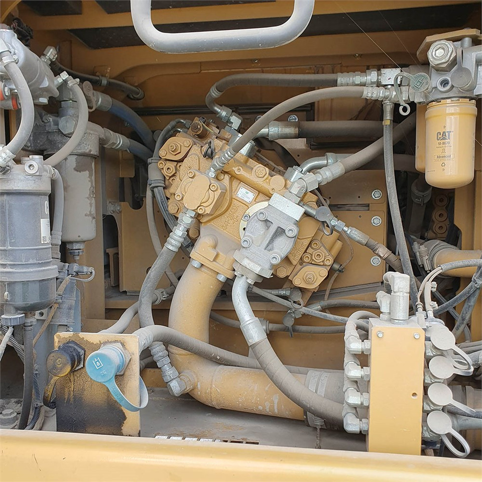 Crawler excavator Caterpillar 324 EL: picture 33