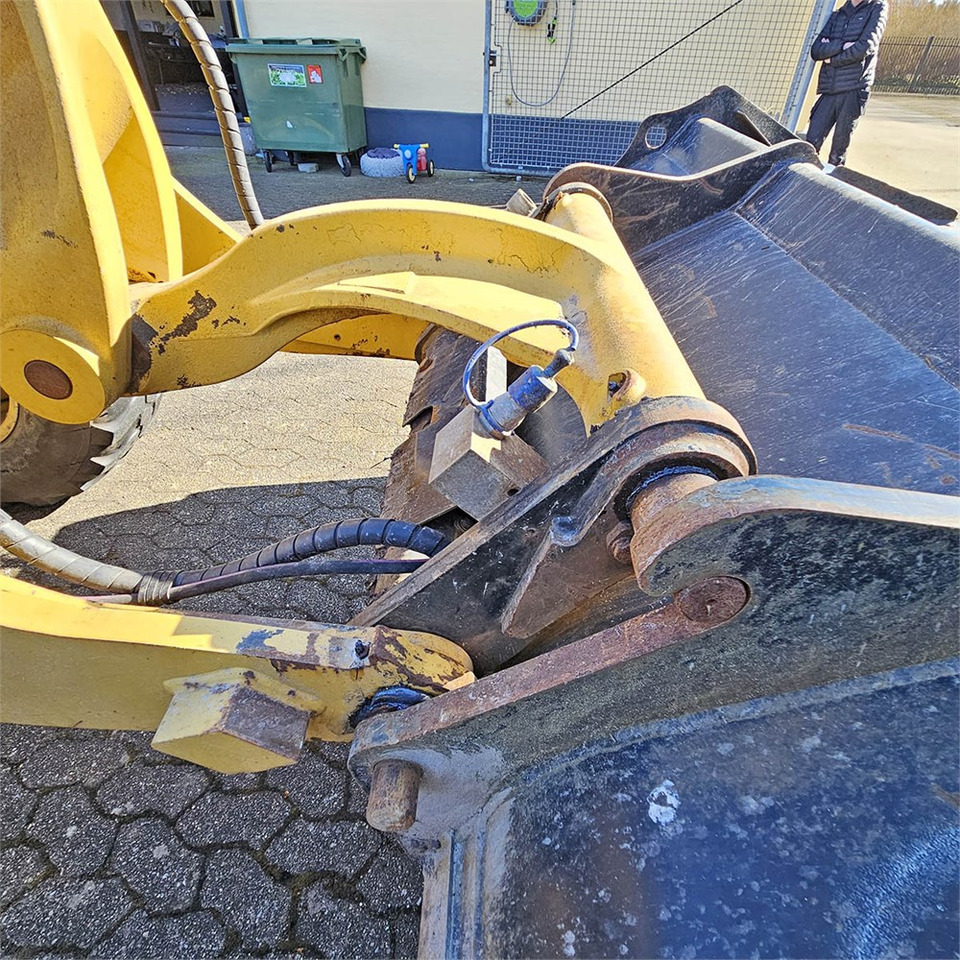 Wheel loader Caterpillar 908 H2: picture 26
