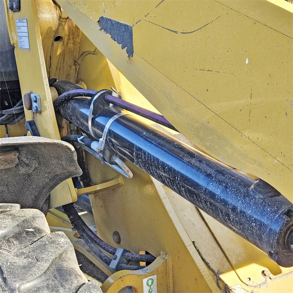 Wheel loader Caterpillar 908 H2: picture 27