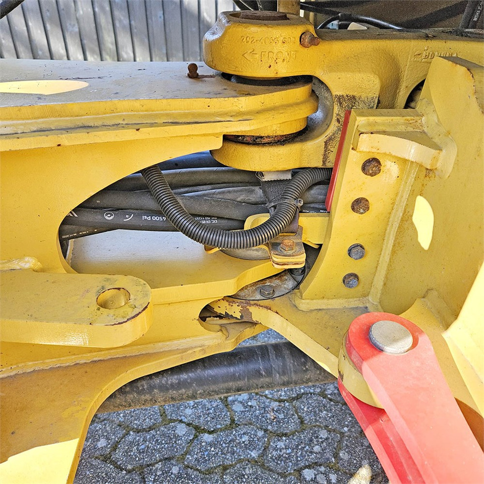 Wheel loader Caterpillar 908 H2: picture 30