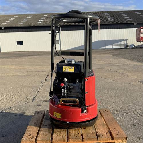 Chicago Pneumatic KMR11 - Vibratory plate: picture 1 Chicago Pneumatic KMR11 - Vibratory plate: picture 1