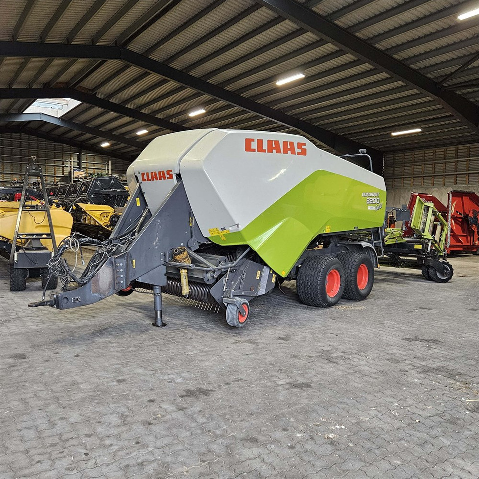 Hay and forage equipment Claas QUADRANT 3200 FC: picture 1