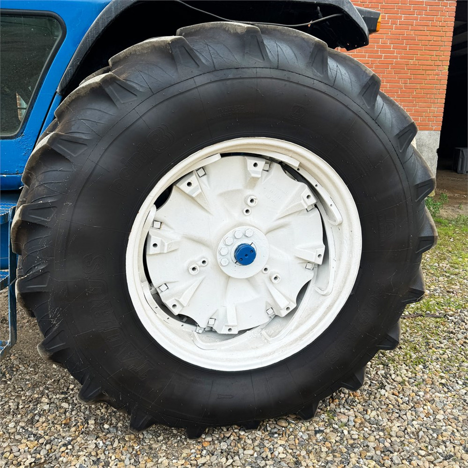 Farm tractor Ford 8630: picture 30