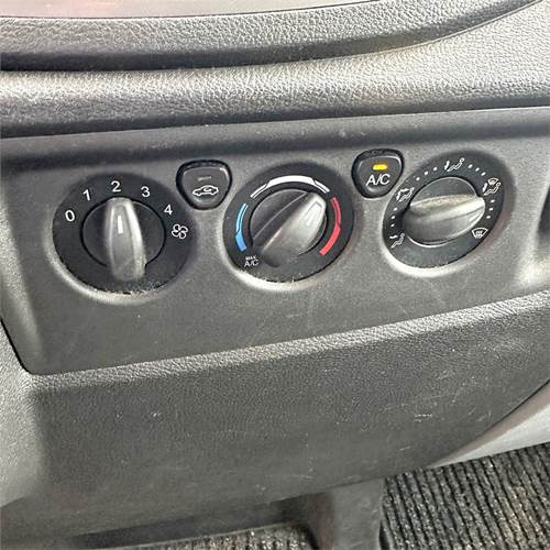 Dropside/ Flatbed truck Ford Transit 2.2 TDCi (155HK) Chassis RWD Man: picture 17