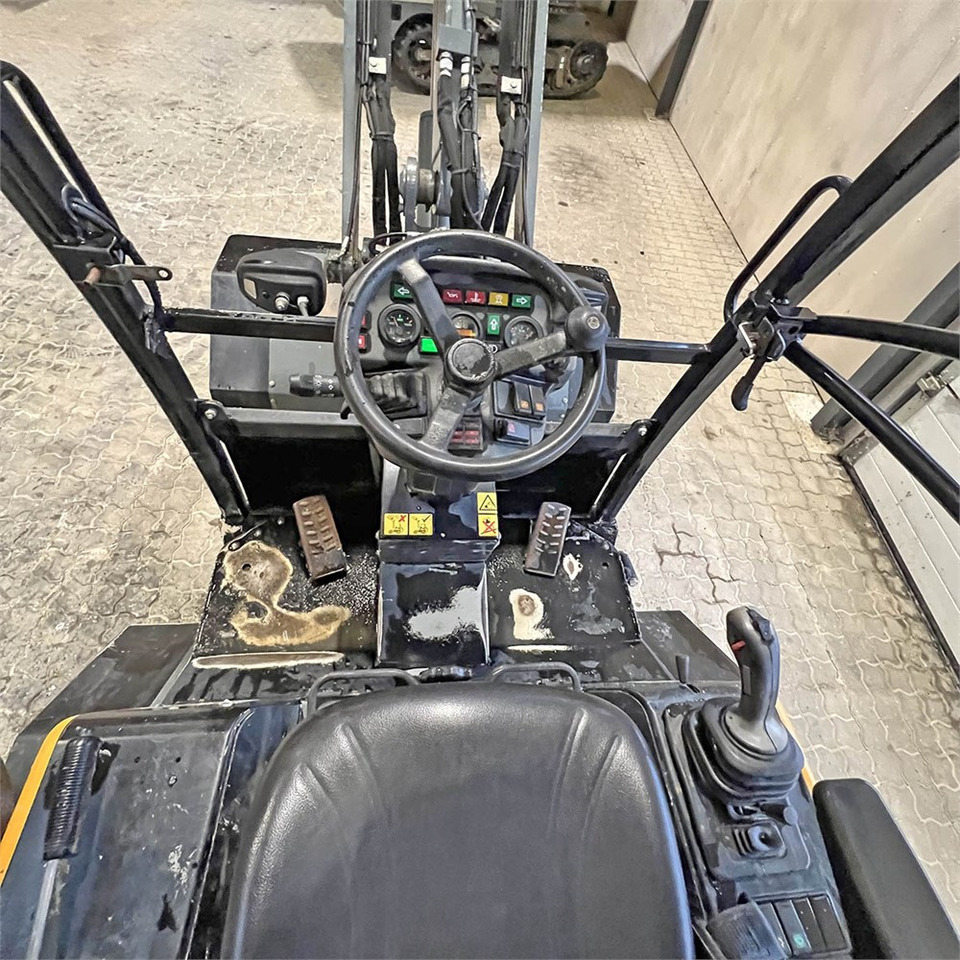 Wheel loader Giant V452T X-Tra HD: picture 18