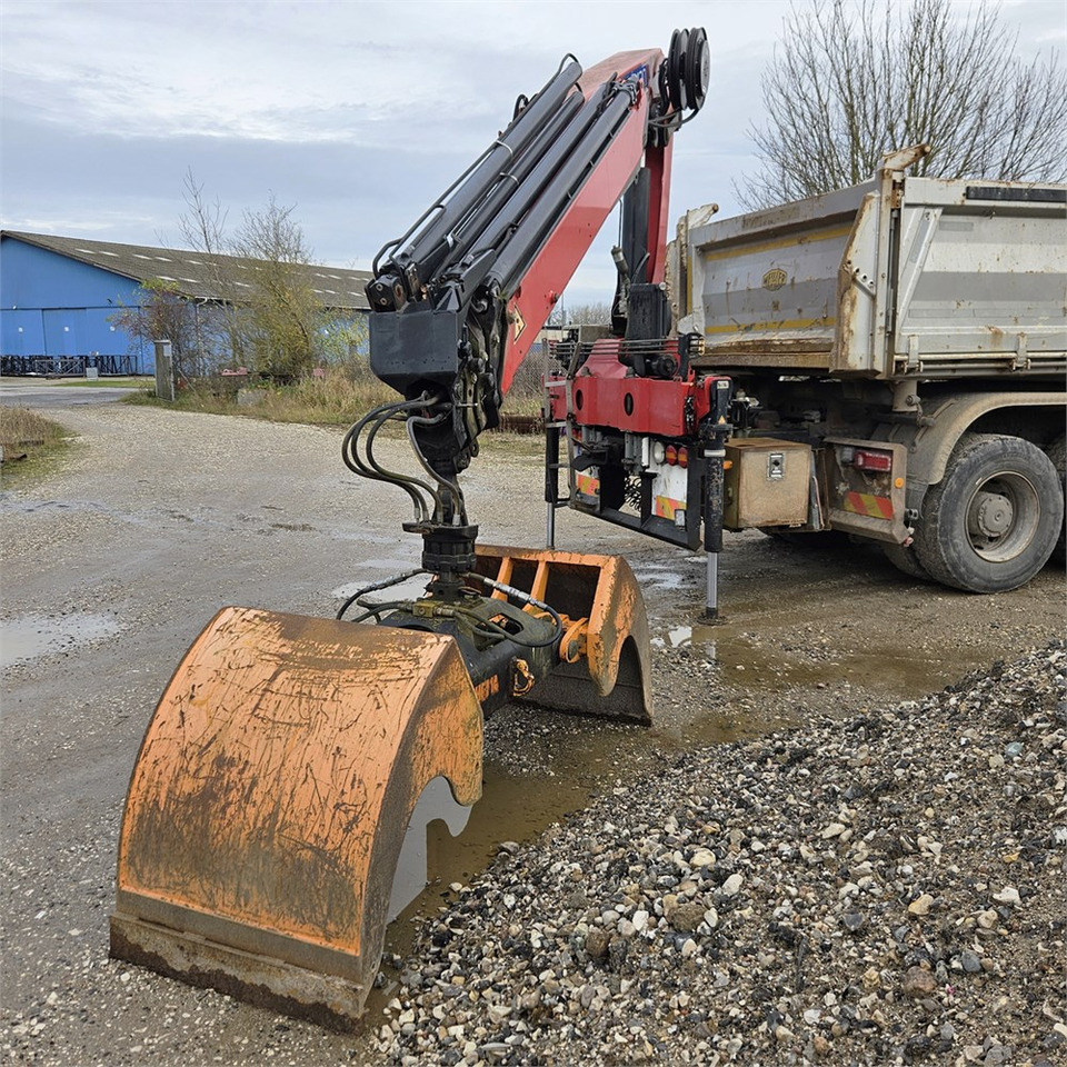 HMF 2120K-4 RC - Loader crane: picture 2 HMF 2120K-4 RC - Loader crane: picture 2